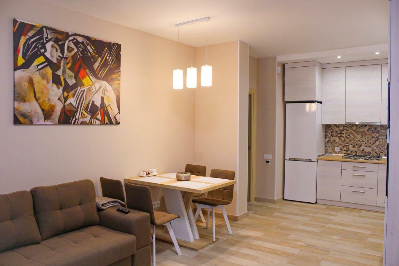 New Chornovola Apartment Lvov Exteriér fotografie